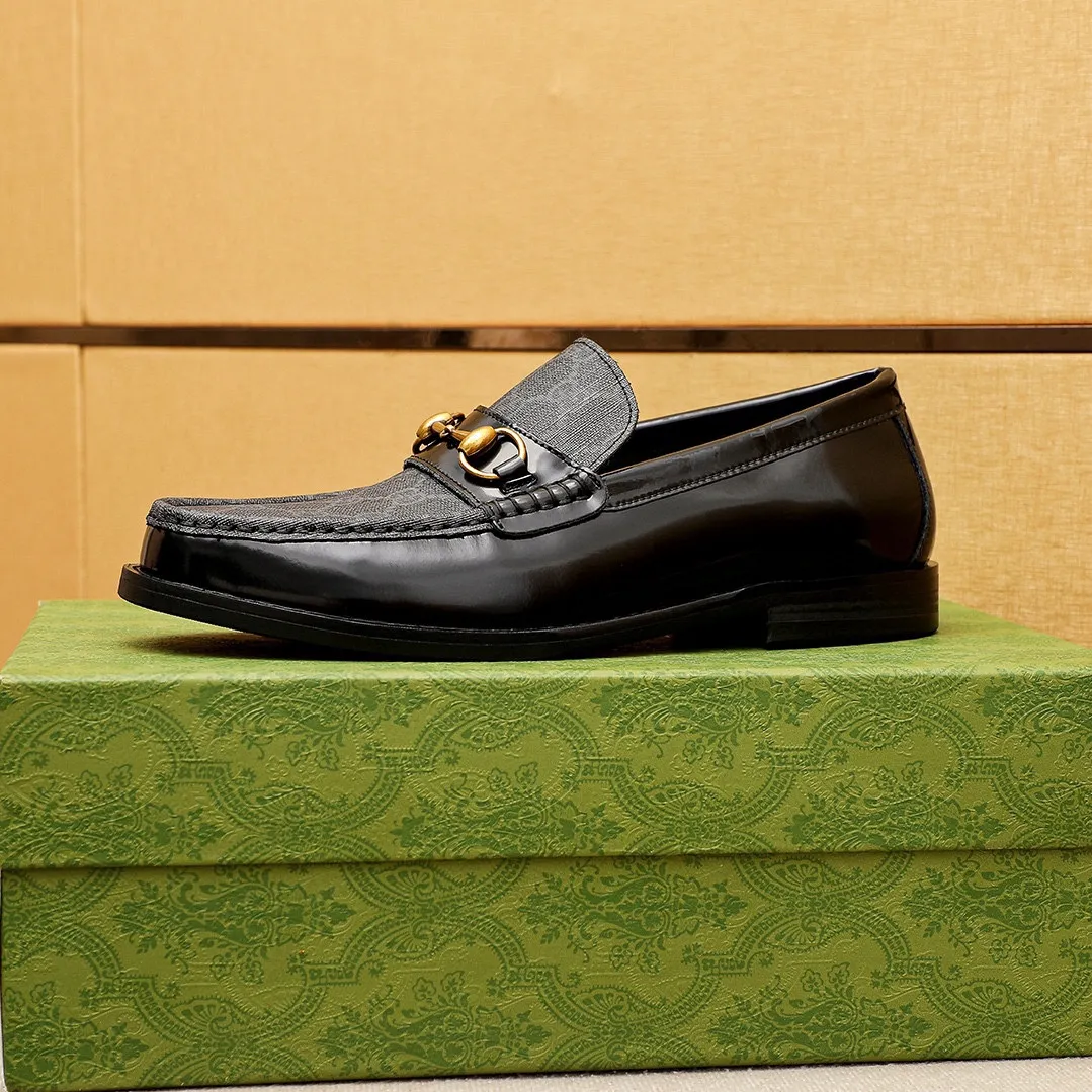 Men's shoes 💰460 💐 Product trademark: GUCCI "Gucci" casual leather shoes Regular size: 38-44 (45🉑️customized) Product materials: Selected imported first-layer open-edge beaded cowhide leather upper + luxury hardware buckle, imported water-dyed cowhide leather lining. Strong three-dimensional visual effect, original combination outsole Color: 2⃣️colors available